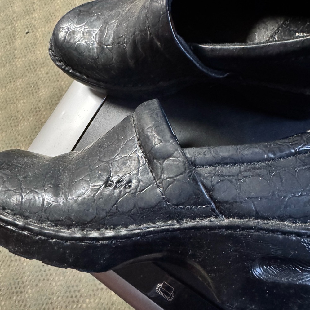 boc Black Textured Loafers